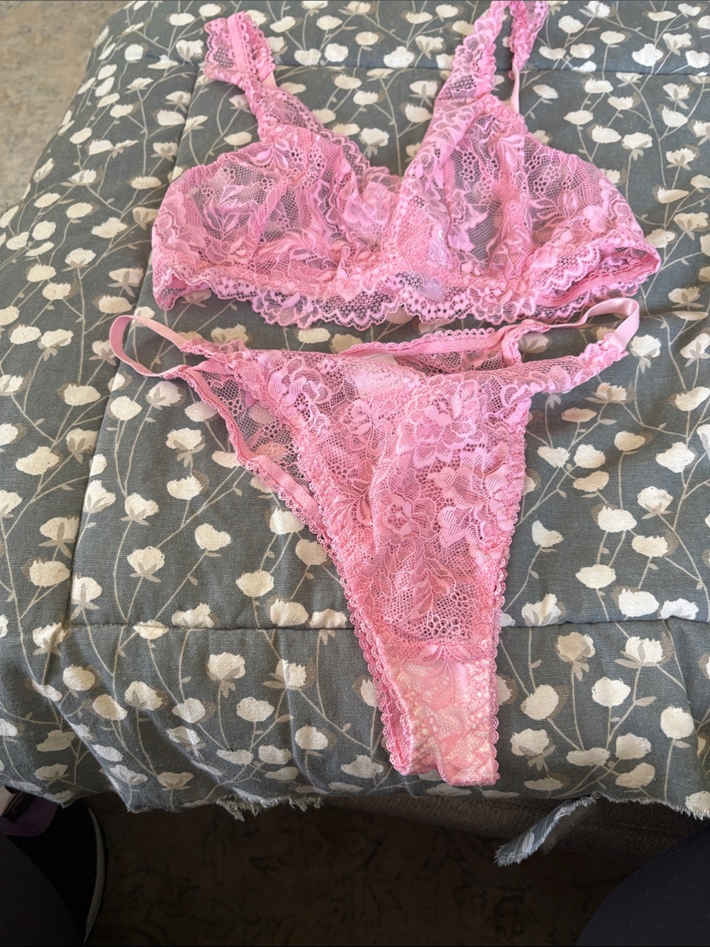 7️⃣3️⃣0️⃣ Pink Lace Bralette and panty Set - Women Intimates